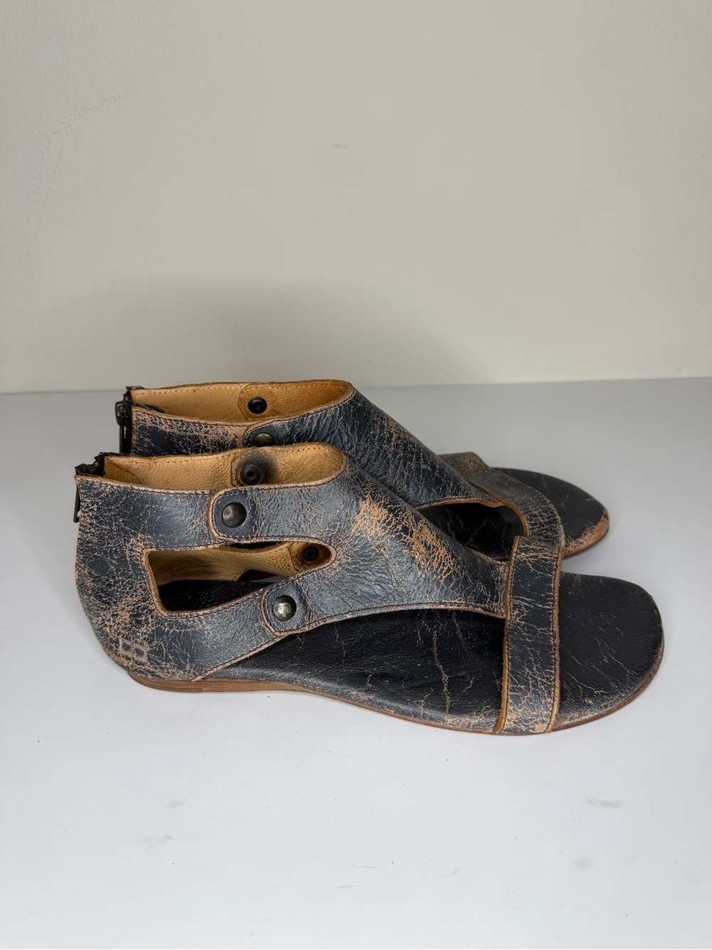 Bed Stu Soto Distressed Leather Cutout Ankle Sandals Zip Womens Size 10 Flats